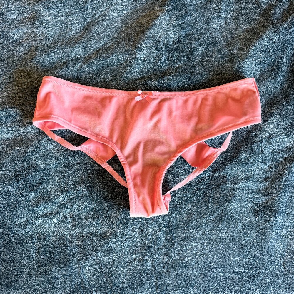 Like New Victoria's Secret Very Sexy Pink Velvet Ouvert Cheeky Panties Medium